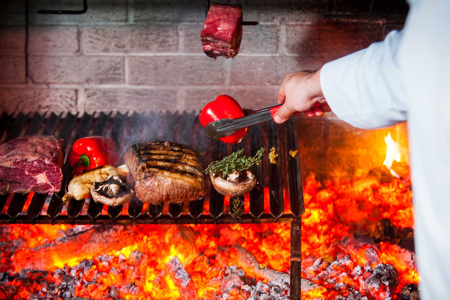 Avain täydelliseen grillaukseen: 8 vinkkiä Tuli hallintaan, lihan valintaan ja virheiden välttämiseen